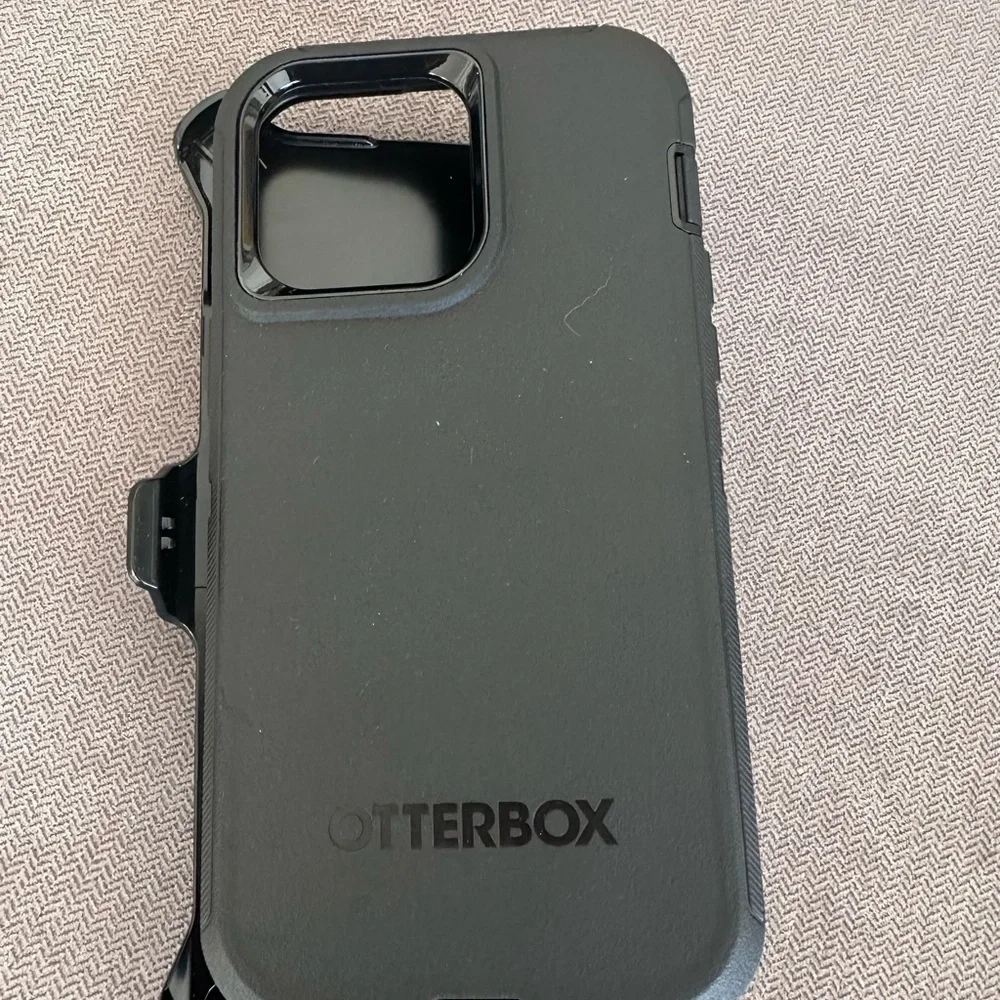 OtterBox Black Phone Case with Belt Clip for iPhone 14 Pro Max NWT